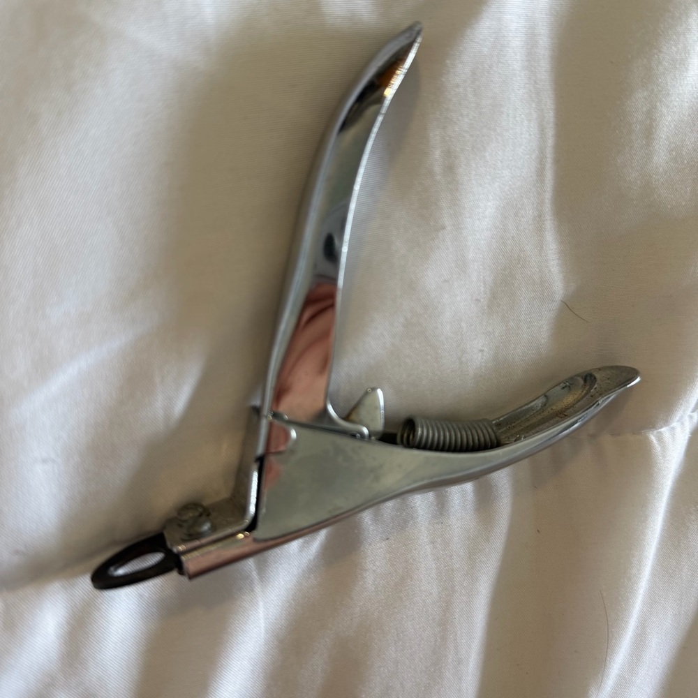 Guillotine Style Pet Nail Trimmer
